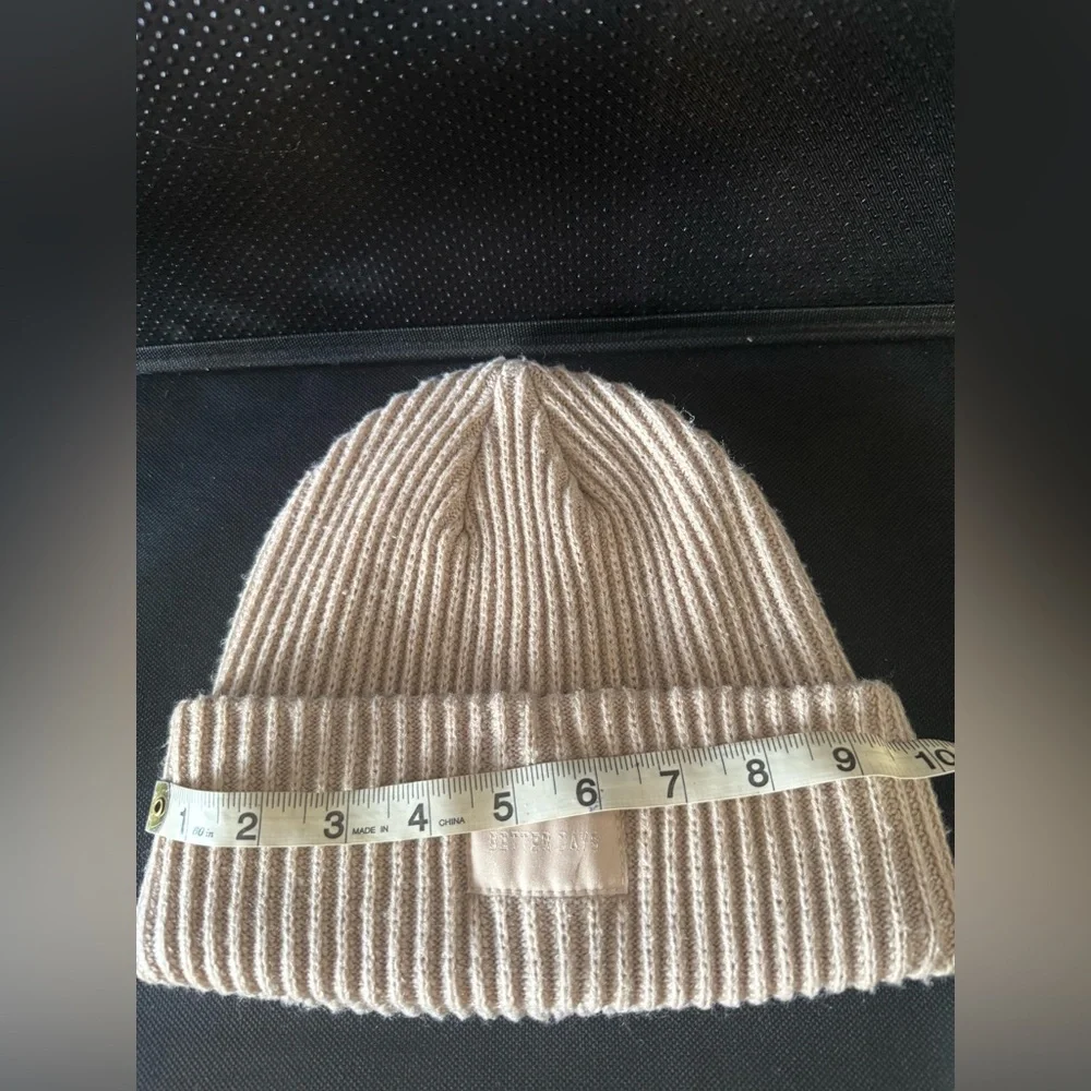H&M Divided “Better” Days Beanie, Women’s Size OS, Beige Ribbed Knit Beanie/Hat - Picture 7 of 7